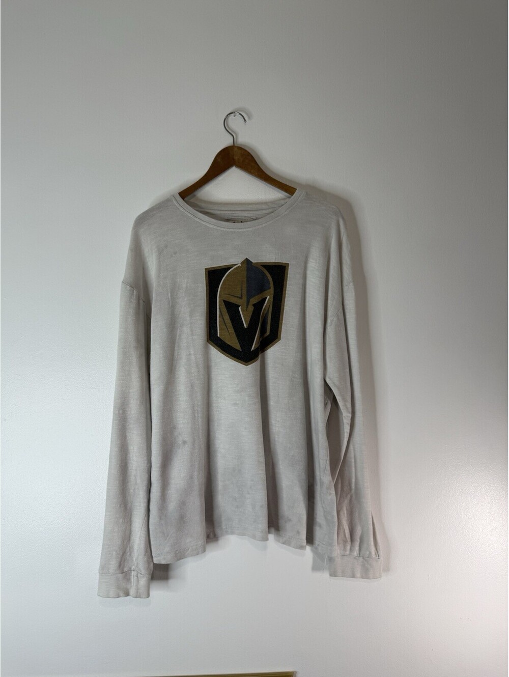 Red Jacket Las Vegas Golden Knights Men's Long Sleeve Shirt Size XL NHL Hockey